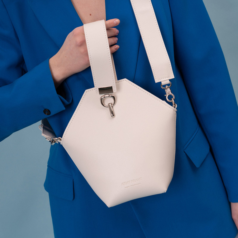 Небольшая женская сумка YOKO в белом цвете | ARNY PRAHT 