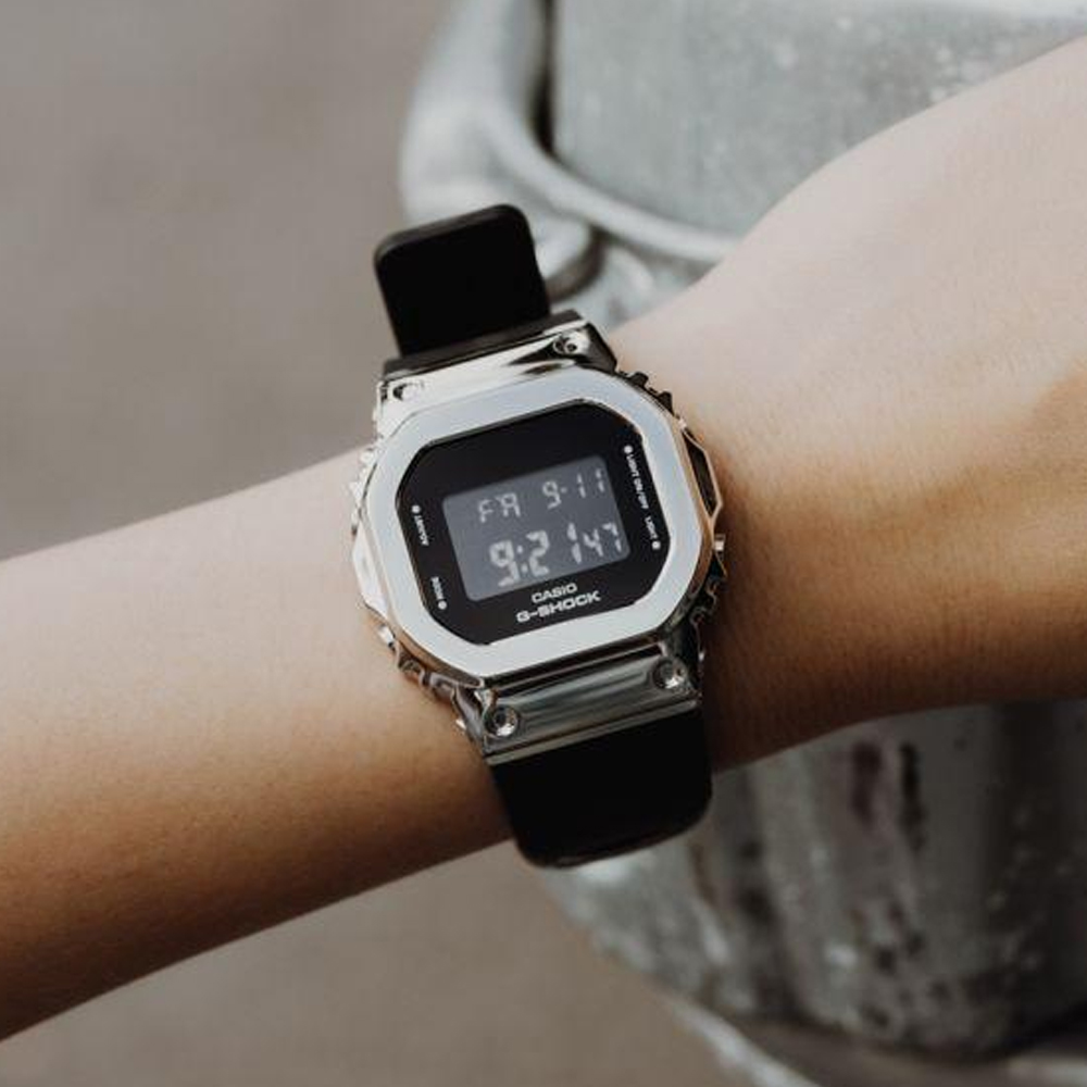 Японские часы женские Casio G-SHOCK GM-S5600-1 с хронографом | Casio 
