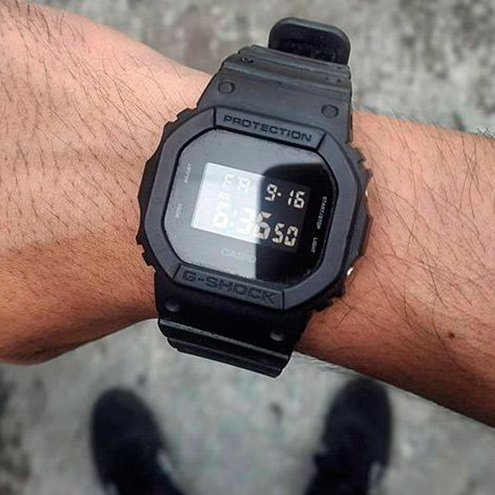 Японские наручные часы мужские Casio G-SHOCK  DW-5600BB-1D | Casio 